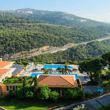 Country Lodge Hotel & Resort Бейрут Экстерьер фото