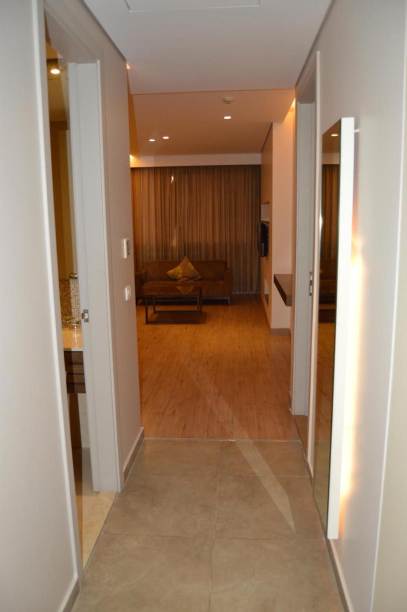 Country Lodge Hotel & Resort Бейрут Номер фото