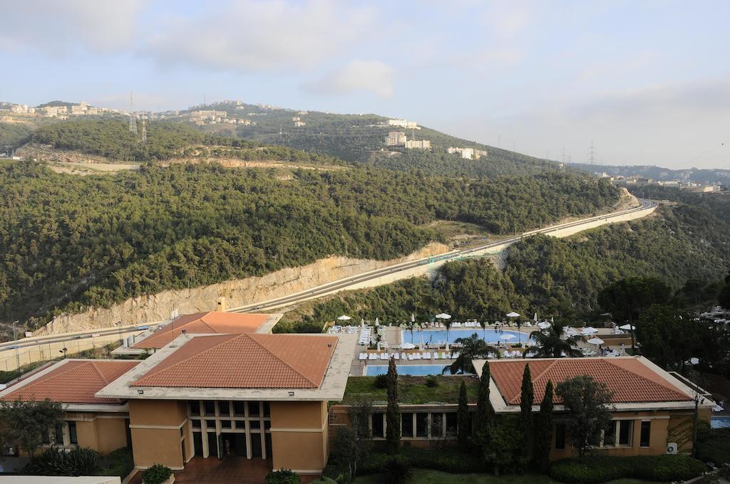 Country Lodge Hotel & Resort Бейрут Экстерьер фото